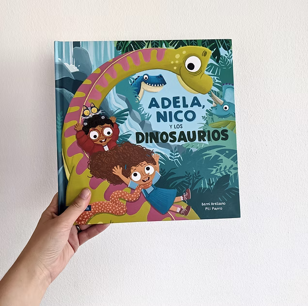 Libro Adela, Nico y los Dinosaurios