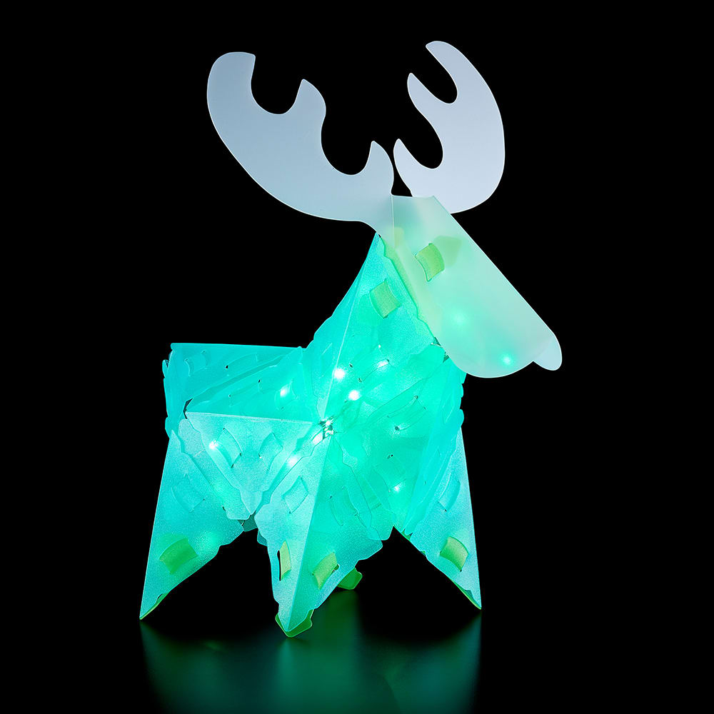 Creatto Alce figura armada con luces