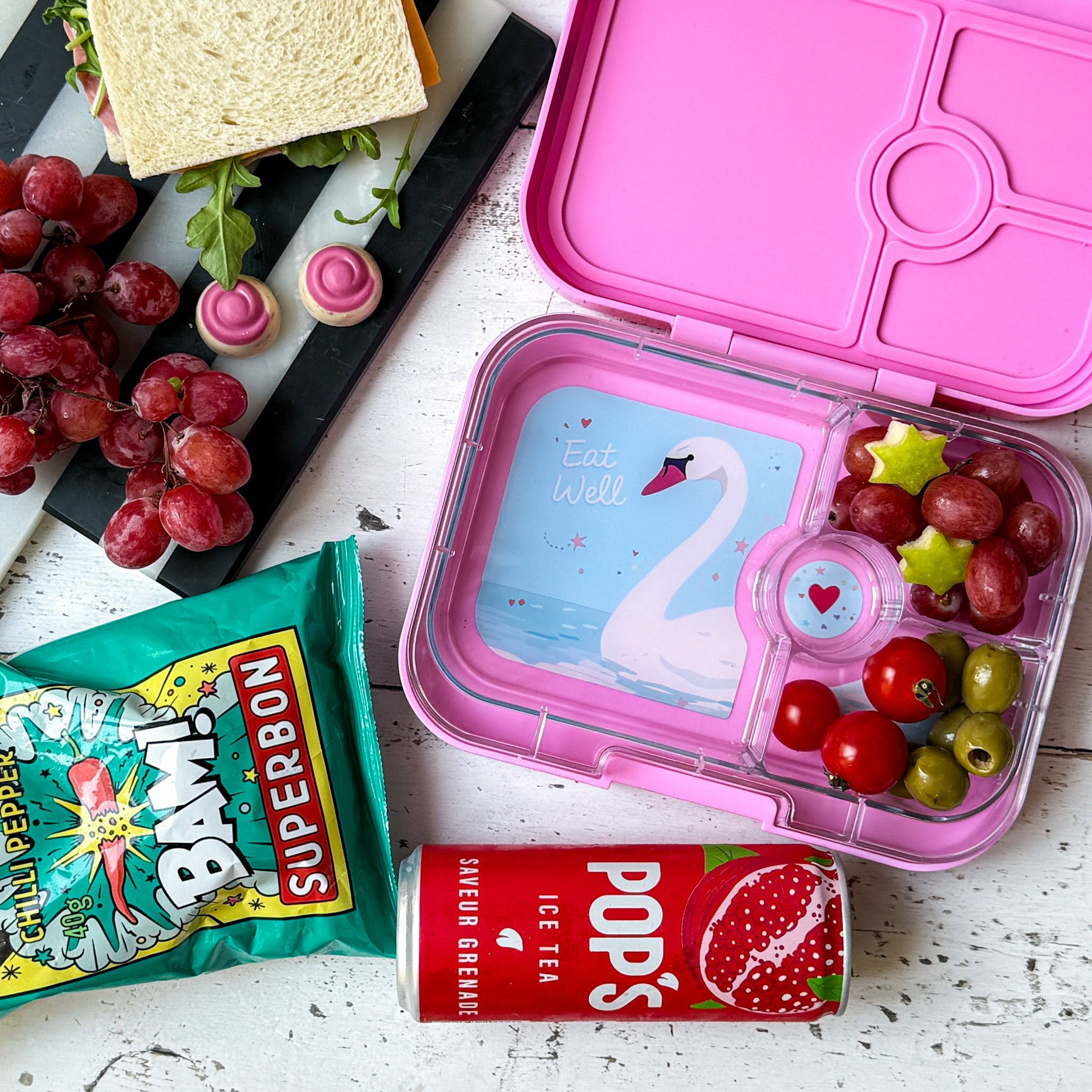 Lonchera Bento Yumbox Panino con comida servida